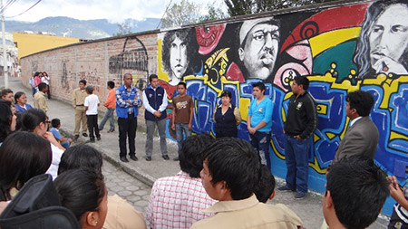 Mies Y Colegio Eloy Alfaro Grafitean La Educacion Ministerio De