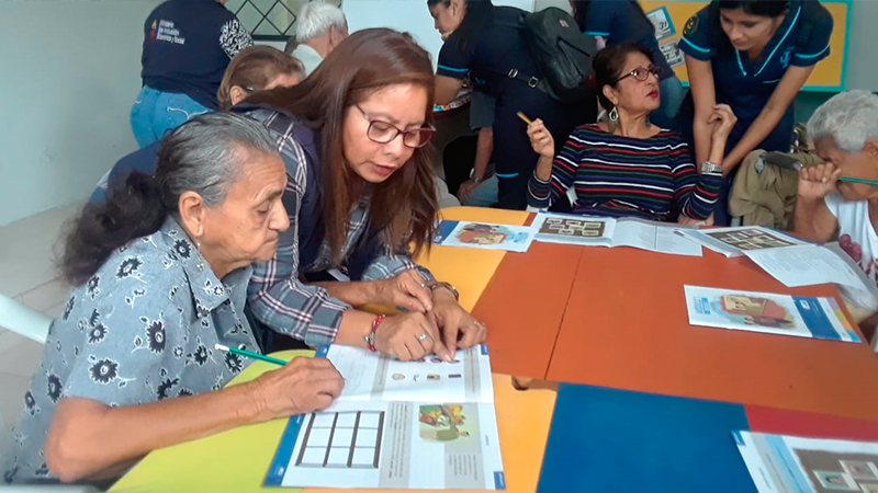Programa de alfabetización incluye a adultos mayores atendidos por el MIES  – Ministerio de Inclusión Económica y Social